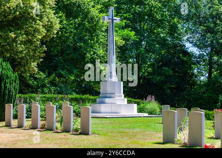 Ramparts Cemetery, Lille Gate, Ypres, Belgio. Cimitero della Commonwealth War Graves Commission per i morti della prima guerra mondiale. Foto Stock