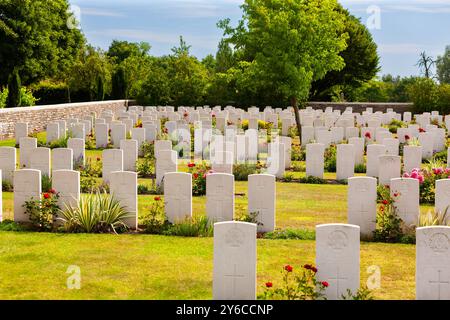 Ypres, Belgio - 7 luglio 2010: Menin Road South Military Cemetery. Cimitero della Commonwealth War Graves Commission per i morti della prima guerra mondiale. Foto Stock