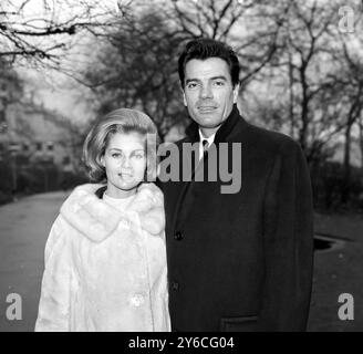 CAROL LYNLEY ATTRICE CHE FILMA CON TOM TRYON A LONDRA / ; 16 DICEMBRE 1963 Foto Stock