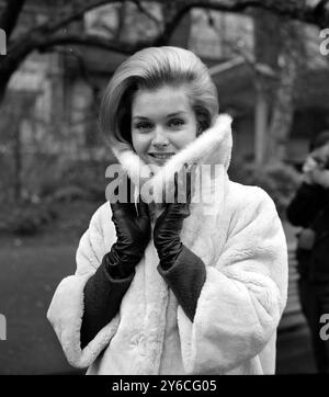 CAROL LYNLEY ATTRICE / ; 16 DICEMBRE 1963 Foto Stock