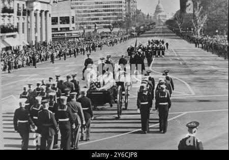 ASSASSINIO DEL PRESIDENTE AMERICANO JOHN F KENNEDY JFK - CORTEO DI BARA IN VIAGGIO VERSO IL CAMPIDOGLIO ; 24 NOVEMBRE 1963 Foto Stock