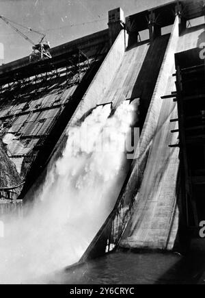 BHAKRA DAM IN NEW DELHI, INDIA; 25 OTTOBRE 1963 Foto Stock