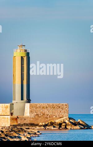 Il faro sul Molo Sant'Antonio a Bari, Italia, Foto Stock