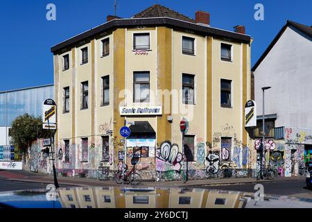 Colonia, Germania, 21 settembre 2024: Costruzione della leggendaria sala da ballo sonica del club di musica punk e rock di colonia ehrenfeld Foto Stock