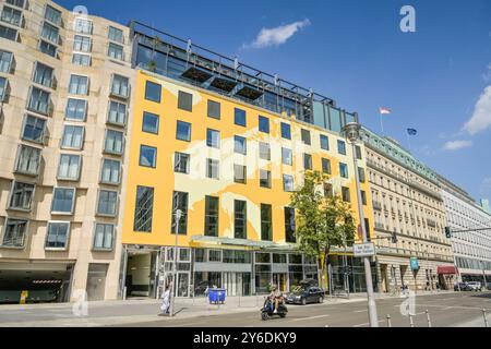 Adlon Palais mit China-Club, Behrenstraße 72, Mitte, Berlino, Deutschland *** Adlon Palais with China Club, Behrenstraße 72, Mitte, Berlino, Germania Foto Stock