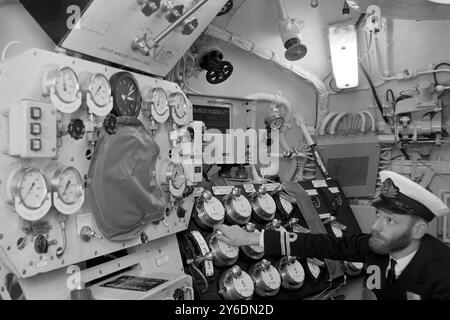 ALL'INTERNO DELLA BRITANNIA PRIMO SOTTOMARINO NUCLEARE; 17 APRILE 1963 Foto Stock