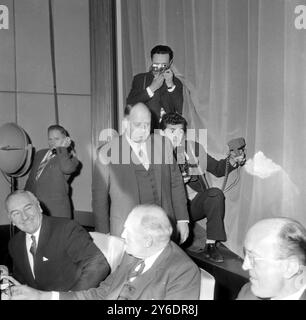 CONFERENZA STAMPA DI RICHARD BEECHING R A LONDRA / ; 27 MARZO 1963 Foto Stock