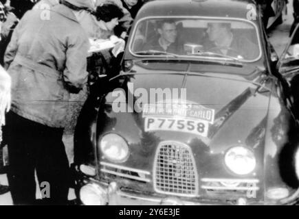 ARRIVO DEL MOTOR RALLY MONTE CARLO CARLSSON PALM A SAAB; 23 GENNAIO 1963 Foto Stock