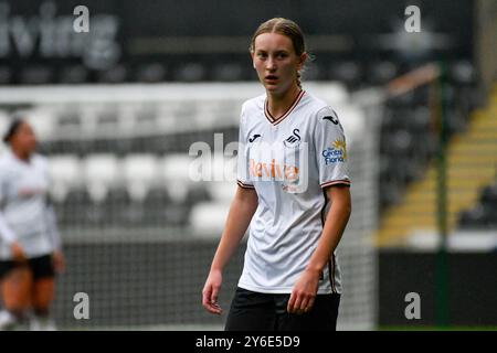 Swansea, Galles. 22 settembre 2024. Taite Trivett di Swansea City Women durante il Genero Adran Premier match tra Swansea City Women e Barry Town United Women al Swansea.com Stadium di Swansea, Galles, Regno Unito, il 22 settembre 2024. Crediti: Duncan Thomas/Majestic Media. Foto Stock