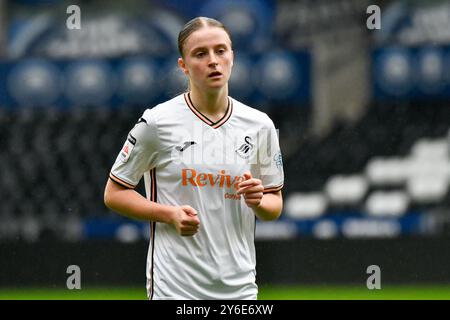 Swansea, Galles. 22 settembre 2024. Aimee Deacon di Swansea City Women durante il Genero Adran Premier match tra Swansea City Women e Barry Town United Women al Swansea.com Stadium di Swansea, Galles, Regno Unito, il 22 settembre 2024. Crediti: Duncan Thomas/Majestic Media. Foto Stock