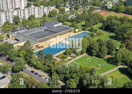 Kombibad, Lipschitzallee, Gropiusstadt, Neukölln, Berlino, Deutschland Foto Stock