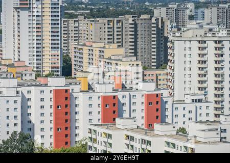 Hochhäuser, Fritz-Erler-Allee, Gropiusstadt, Neukölln, Berlino, Deutschland Foto Stock