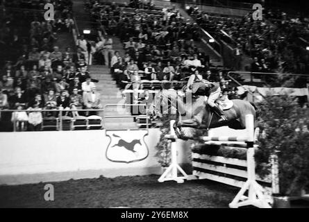 HORSEJUMPING LOCH GARMAN CON W RINGROSE PRENDE RECINZIONE; 18 OTTOBRE 1962 Foto Stock