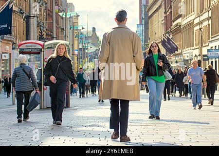 Glasgow, Scozia, Regno Unito. 25 settembre 2024. Meteo nel Regno Unito: Soleggiato nel centro della città. Credit Gerard Ferry/Alamy Live News Foto Stock