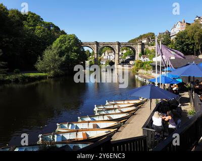 Viadotto ferroviario sul fiume Nidd da Waterside Knaresborough North Yorkshire Inghilterra Foto Stock