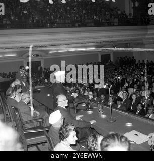 IL PREMIER INDIANO PANDIT JAWAHARLAL NEHRU PARLA A LONDRA; 12 SETTEMBRE 1962 Foto Stock