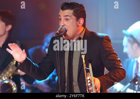 Milano Italia 12/01/2008: Roy Paci, cantante italiano, durante la trasmissione televisiva Scalo 76 Foto Stock