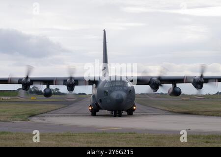 Waddington, Regno Unito. 25 settembre 2024. Lockheed CC-130 Hercules dei taxi della Royal Canadian Air Force durante l'esercitazione di Cobra Warrior 24-2 Royal Air Force Waddington presso la Royal Air Force Station Waddington, Waddington, Regno Unito, 24 settembre 2024 (foto di Cody Froggatt/News Images) a Waddington, Regno Unito il 25/9/2024. (Foto di Cody Froggatt/News Images/Sipa USA) credito: SIPA USA/Alamy Live News Foto Stock