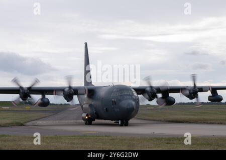 Waddington, Regno Unito. 25 settembre 2024. Lockheed CC-130 Hercules dei taxi della Royal Canadian Air Force durante l'esercitazione di Cobra Warrior 24-2 Royal Air Force Waddington presso la Royal Air Force Station Waddington, Waddington, Regno Unito, 24 settembre 2024 (foto di Cody Froggatt/News Images) a Waddington, Regno Unito il 25/9/2024. (Foto di Cody Froggatt/News Images/Sipa USA) credito: SIPA USA/Alamy Live News Foto Stock