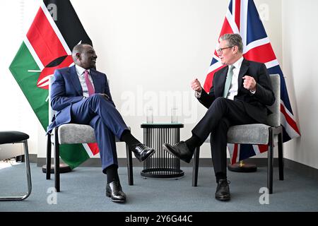 Il primo ministro Sir Keir Starmer con il presidente del Kenya William Ruto durante una riunione bilaterale alle Nazioni Unite a New Yor Data foto: Mercoledì 25 settembre 2024. Foto Stock