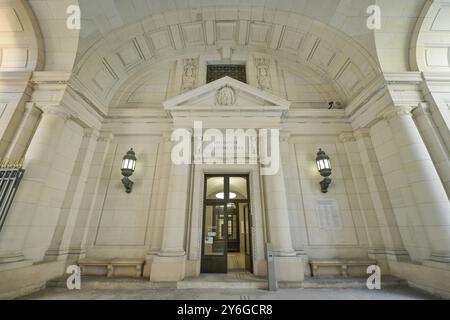 Foyer del cortile, area d'ingresso, Staatsbibliothek zu Berlin der Humboldt-Universitaet, Unter den Linden, Mitte, Berlino, Germania, Europa Foto Stock