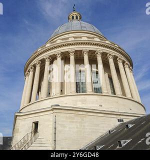 Primo piano della cupola del Pantheon a Parigi. Formato immagine quadrata 1:1 Foto Stock