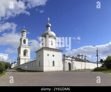 Panorama del monastero di San Giorgio a Veliky Novgorod Russia Foto Stock