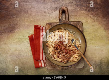 Cibo, spaghetti bolognesi, vista dall'alto, primo piano, senza persone, fatti in casa Foto Stock