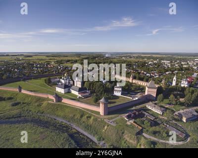 Vista aerea del monastero di Sant'Eutimio nell'antica città di Suzdal, anello d'oro, Russia, Europa Foto Stock