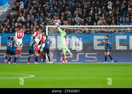 Marco Carnesecchi di Atalanta BC 1907 in azione durante la partita di calcio UEFA Champions League 2024/2025 - League Phase MD1 tra Atalanta BC e A. Foto Stock