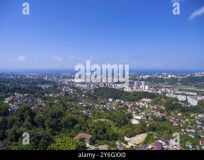 Vista aerea della città di Sochi in estate, Russia, Europa Foto Stock