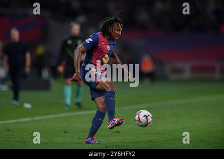 Barcellona, ESP. 25 settembre 2024. FC BARCELONA VS GETAFE CF. 25 settembre 2024 Jules Kounde (23) del FC Barcelona durante la partita tra FC Barcelona e Getafe CF corrispondente al settimo giorno della Liga EA Sports allo Stadio Olimpico Lluis Companys di Montjuic a Barcellona, Spagna. Crediti: Rosdemora/Alamy Live News Foto Stock
