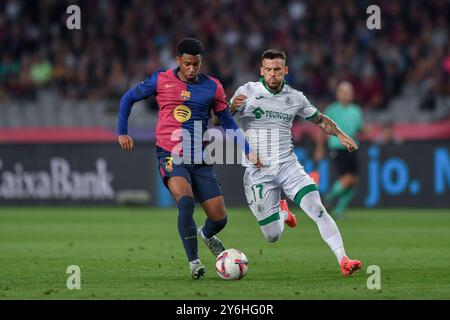 Barcellona, ESP. 25 settembre 2024. FC BARCELONA VS GETAFE CF. 25 settembre 2024 Alejandro Balde (3) del FC Barcelona durante la partita tra FC Barcelona e Getafe CF corrispondente alla settima giornata di la Liga EA Sports allo Stadio Olimpico Lluis Companys di Montjuic a Barcellona, Spagna. Crediti: Rosdemora/Alamy Live News Foto Stock
