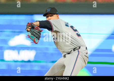 Minneapolis, Minnesota, Stati Uniti. 25 settembre 2024. Il lanciatore di rilievo dei Miami Marlins MICHAEL PETERSEN (70) lanciò durante una partita di baseball della MLB tra i Minnesota Twins e i Miami Marlins al Target Field, i Twins vinsero 8-3. (Immagine di credito: © Steven Garcia/ZUMA Press Wire) SOLO PER USO EDITORIALE! Non per USO commerciale! Foto Stock