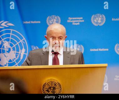 25 settembre 2024, New York City, NEW York: (NUOVA) Conferenza stampa con il presidente brasiliano Lula durante UNGA79. 25 settembre 2024, New York, USA: Conferenza stampa con H.. E Sig. Luiz Inacio Lula da Silva, Presidente della Repubblica Federativa del Brasile durante la 79a sessione dell'Assemblea generale delle Nazioni Unite presso la sede dell'Assemblea a New York. Il Presidente risponde alle domande dei giornalisti con la presenza di Rodrigo Pacheco leader del Senato brasiliano e presidente della camera dei deputati, Arthur Lira. Crediti: Niyi Fote/Thenews2 (foto: Niyi Fote/Thenews2/Zumapress) (immagine di credito: © Niyi Fote/The Foto Stock