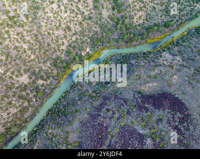 Vista aerea della gola del fiume Rio grande fuori Taos, New Mexico, Stati Uniti Foto Stock