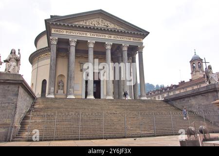 Gran madre di Dio, Torino. Questa chiesa è apparsa nel film Italian Job del 1969. I Mini coopers sono stati caratterizzati da un gatecrashing di un matrimonio. Foto Stock