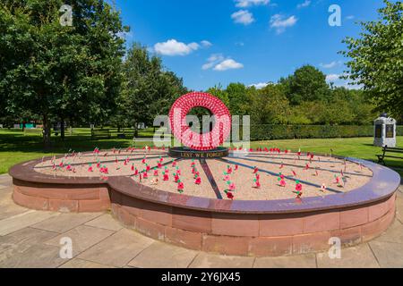 National Memorial Arboretum, sito del National Remembrance ad Alrewas, vicino a Lichfield, Staffordshire, Regno Unito - Royal British Legion Never Forget Memorial Foto Stock