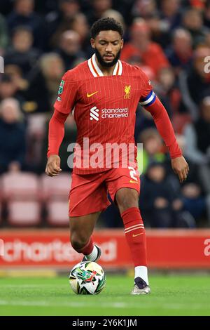 Liverpool, Regno Unito. 25 settembre 2024. Joe Gomez del Liverpool corre con la palla durante la partita della Carabao Cup ad Anfield, Liverpool. Il credito per immagini dovrebbe essere: Jessica Hornby/Sportimage Credit: Sportimage Ltd/Alamy Live News Foto Stock