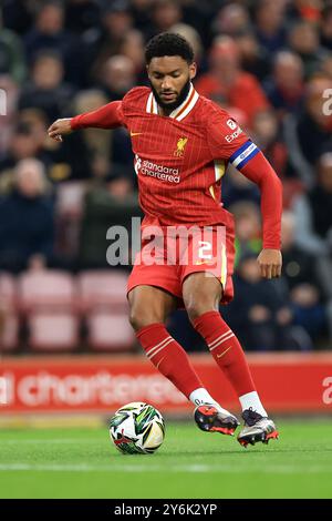 Liverpool, Regno Unito. 25 settembre 2024. Joe Gomez del Liverpool corre con la palla durante la partita della Carabao Cup ad Anfield, Liverpool. Il credito per immagini dovrebbe essere: Jessica Hornby/Sportimage Credit: Sportimage Ltd/Alamy Live News Foto Stock