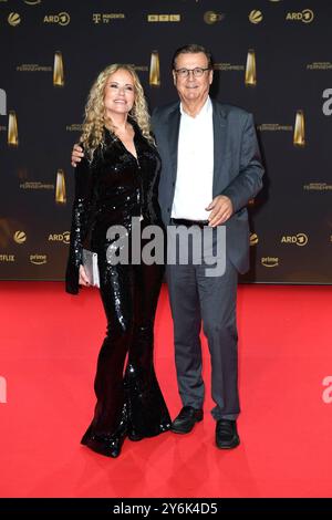 Katja Burkard und Hans Mahr bei der Verleihung vom 'Deutschen Fernsehpreis' am 25.09.2024 a Koeln Foto Stock