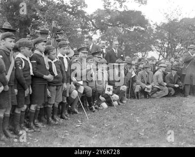 Il raduno dei boy scout al Palazzo Alexandra. Il duca di Connaught e i ragazzi 6 ottobre 1922 Foto Stock