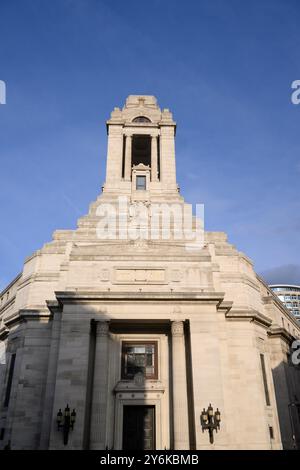 Esterno della Freemasons' Hall in stile Art Deco, che è la sede della United Grand Lodge of England e del Supreme Grand Chapter of Royal Foto Stock