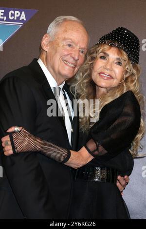 25 settembre 2024 circa. Tommy Burnet, Dyan Cannon agli arrivi per il Gala annuale della notte dei sogni del centro LA Dream, The Beverly Hills Hotel, Beverly Hills, CA, 25 settembre 2024. Crediti: Priscilla Grant/Everett Collection/Alamy Live News Foto Stock