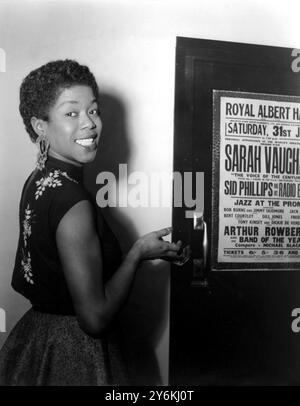 SARAH VAUGHAN - cantante jazz americana del 1953 Foto Stock