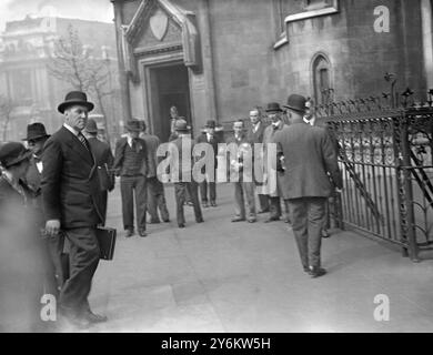 Caso di frode in materia di assicurazione antincendio. W.C. Crocker, avvocato che ha smascherato Leopold Harris (Fire Raising Gang) che agisce per Lloyd's.. 13 maggio 1936 Foto Stock