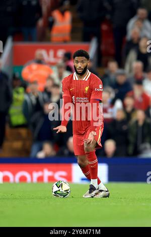 Liverpool, Regno Unito. 25 settembre 2024. Joe Gomez del Liverpool corre con la palla durante la partita della Carabao Cup ad Anfield, Liverpool. Il credito per immagini dovrebbe essere: Jessica Hornby/Sportimage Credit: Sportimage Ltd/Alamy Live News Foto Stock