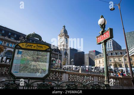 Francia, Parigi, 75, 12 a ARRT, Boulevard Diderot, gare de Lyon, maggio 2023. Foto Stock