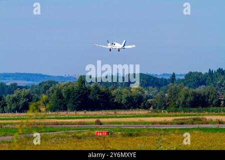Francia, Hauts de France, Pas-de-Calais, Lestrem, Calonne-sur-la-Lys, aeroporto di Merville, Socata TB20 Trinidad Foto Stock