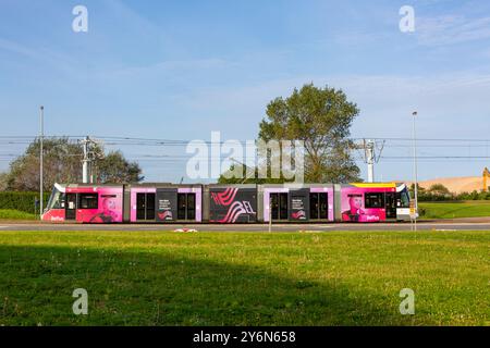 Belgio, regione fiamminga, Fiandre occidentali, Nieuwpoort, tram costiera belga, Kusttram, linea KT Foto Stock